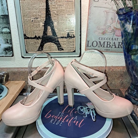 Beautiful 4 inch Nude Color ankle strap beauties - SZ 8 - Picture 2 of 10